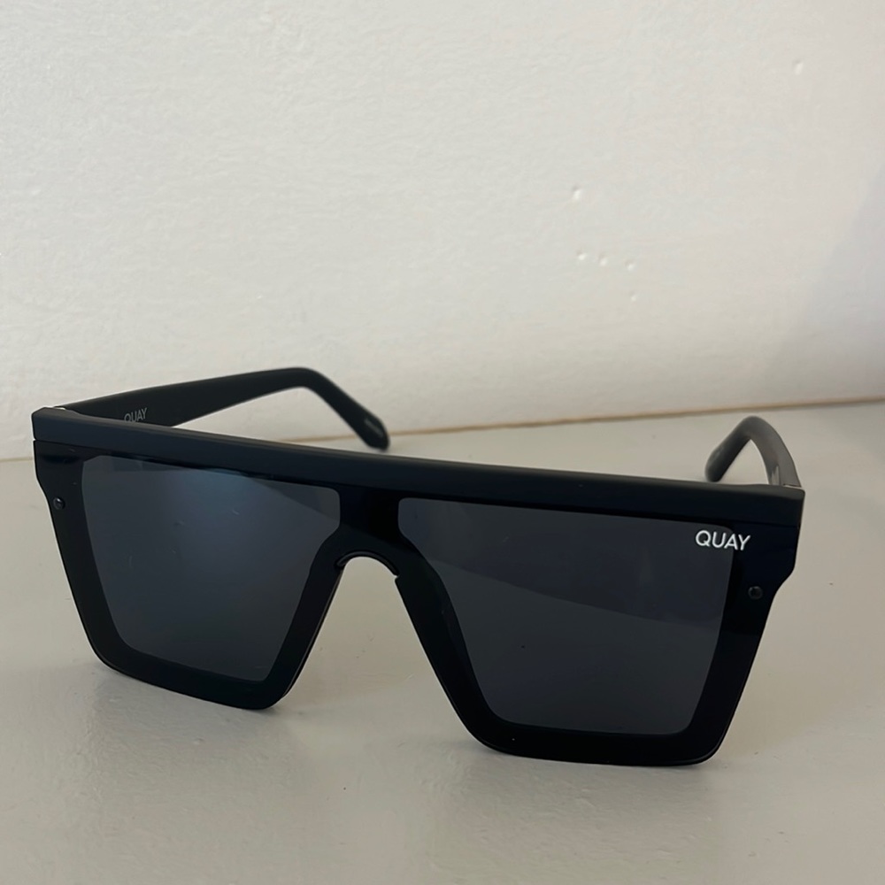 Quay Hindsight Black Frame Smoke Lens Sunglasses